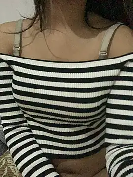 Nour-Lina online show from 02.27.26