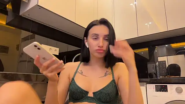 Snapshot of BlackFox_V chatting on 02.01.26 BlackFox V online show from 02.01.26