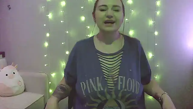 Snapshot of busteebetty chatting on 02.17.26 busteebetty online show from 02.17.26