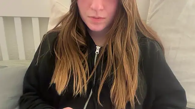 Lucyschickt online show from 02.15.26