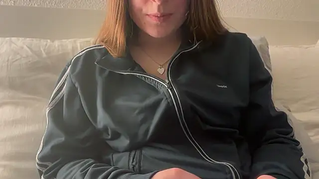 Lucyschickt online show from 03.01.26