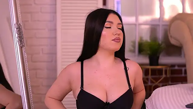 Snapshot of CindyCruse chatting on 02.25.26 CindyCruse online show from 02.25.26