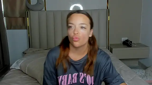 stellaa quenn online show from 04.10.26