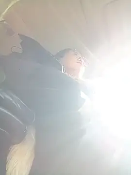 Snapshot of Youyou_12 chatting on 02.13.26 Youyou 12 online show from 02.13.26