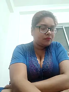 Elie Hallway online show from 03.05.26