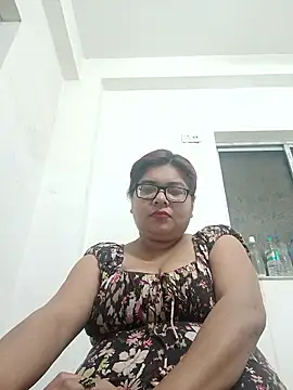 Elie Hallway online show from 03.08.26