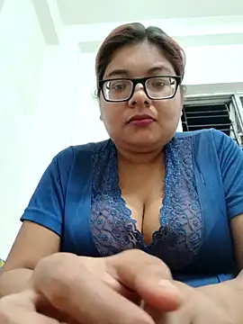 Elie Hallway online show from 04.06.26