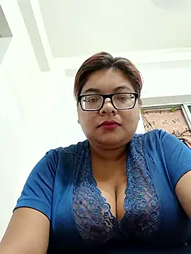 Elie Hallway online show from 04.12.26