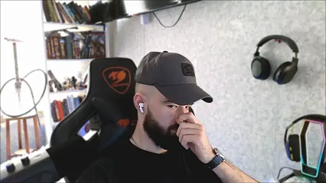 Snapshot of _Mostly_ chatting on 03.09.26 Mostly online show from 03.09.26