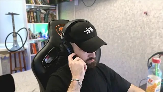 Snapshot of _Mostly_ chatting on 03.13.26 Mostly online show from 03.13.26