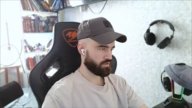 Snapshot of _Mostly_ chatting on 04.10.26 Mostly online show from 04.10.26