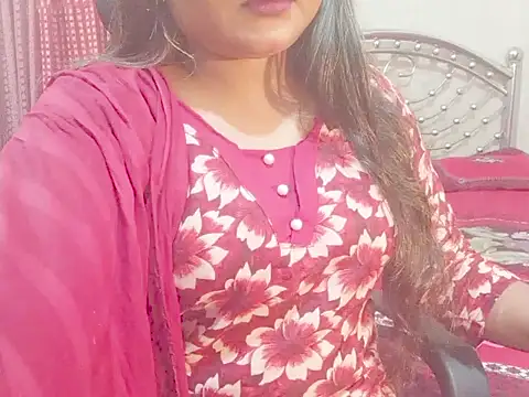 Snapshot of Nusrat_Faria chatting on 06.18.26 Nusrat Faria online show from 06.18.26