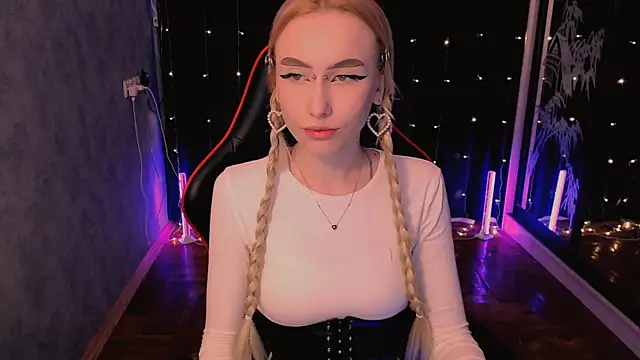 Snapshot of crybambi chatting on 03.15.26 crybambi online show from 03.15.26