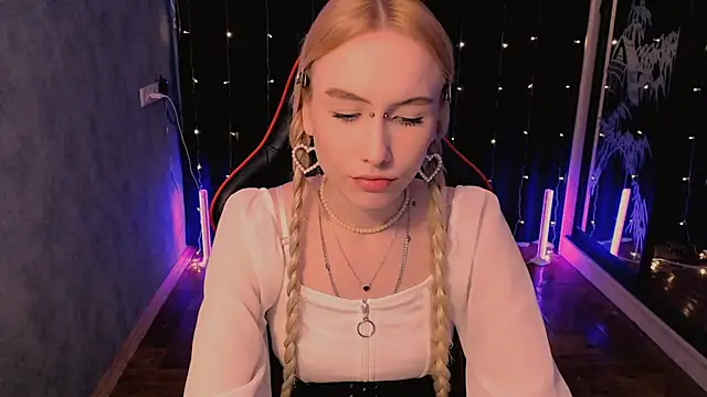 Snapshot of crybambi chatting on 03.16.26 crybambi online show from 03.16.26