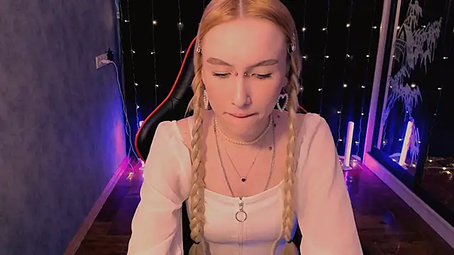 Snapshot of crybambi chatting on 03.18.26 crybambi online show from 03.18.26