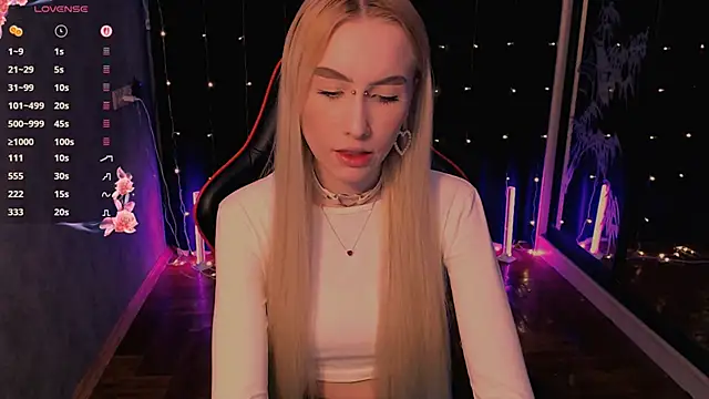 Snapshot of crybambi chatting on 04.08.26 crybambi online show from 04.08.26