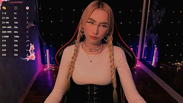 Snapshot of crybambi chatting on 04.13.26 crybambi online show from 04.13.26