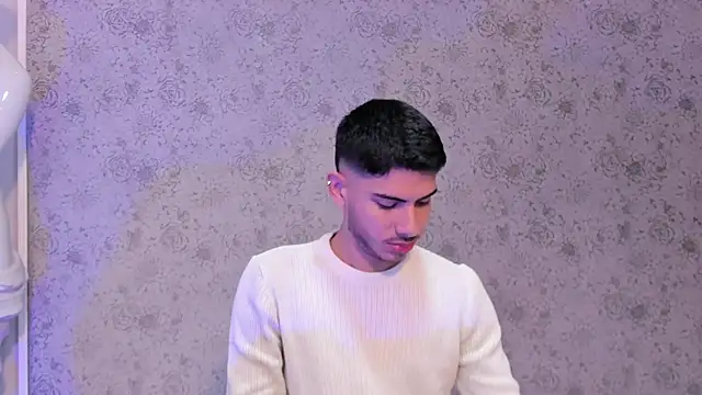 Snapshot of Apolo_Gray chatting on 02.06.26 Apolo Gray online show from 02.06.26