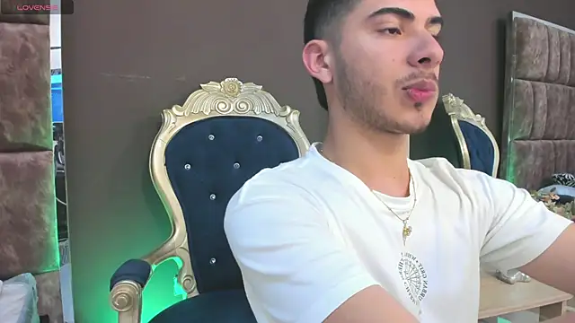 Snapshot of Apolo_Gray chatting on 03.03.26 Apolo Gray online show from 03.03.26