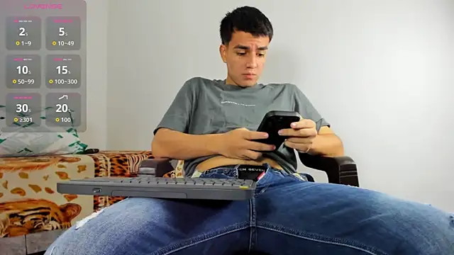 Snapshot of david_hot08 chatting on 02.25.26 david hot08 online show from 02.25.26