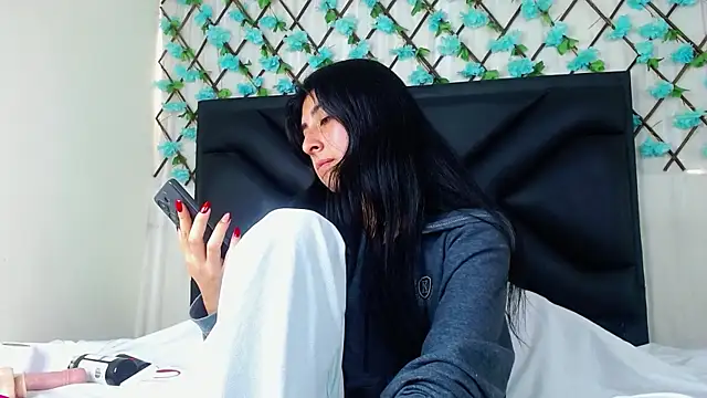 EmmaWilliamss4 online show from 02.09.26