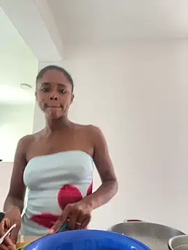 Snapshot of LIA_PARKERR chatting on 02.28.26 LIA PARKERR online show from 02.28.26