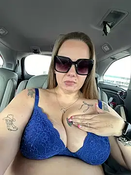 Snapshot of lickablelynn87 chatting on 02.04.26 lickablelynn87 online show from 02.04.26