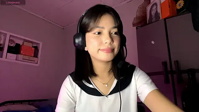 Snapshot of ConstancePorrini chatting on 02.03.26 ConstancePorrini online show from 02.03.26