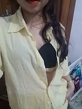 Snapshot of NinaKey chatting on 02.22.26 NinaKey online show from 02.22.26