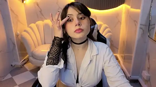 Snapshot of Valerie_moon_b chatting on 02.13.26 Valerie moon b online show from 02.13.26