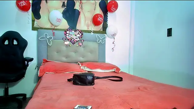 Snapshot of MEW_ALIX chatting on 02.25.26 MEW ALIX online show from 02.25.26