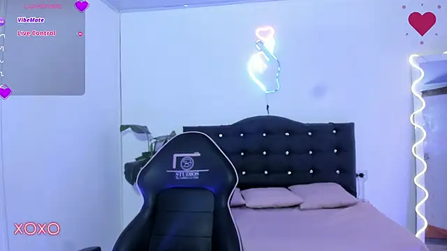 MILAH TAY online show from 02.05.26