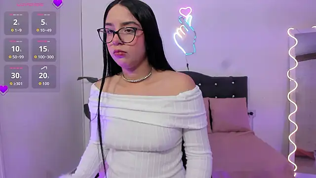 MILAH TAY online show from 02.10.26