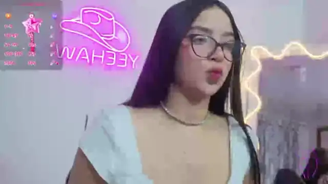 MILAH TAY online show from 02.12.26