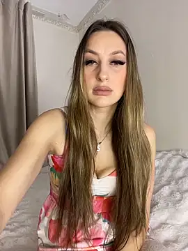 Alyxra online show from 04.15.26