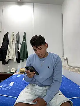 Snapshot of DavShi chatting on 02.09.26 DavShi online show from 02.09.26