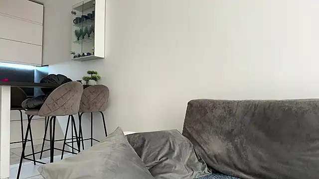 Snapshot of AuraXO chatting on 04.10.26 AuraXO online show from 04.10.26