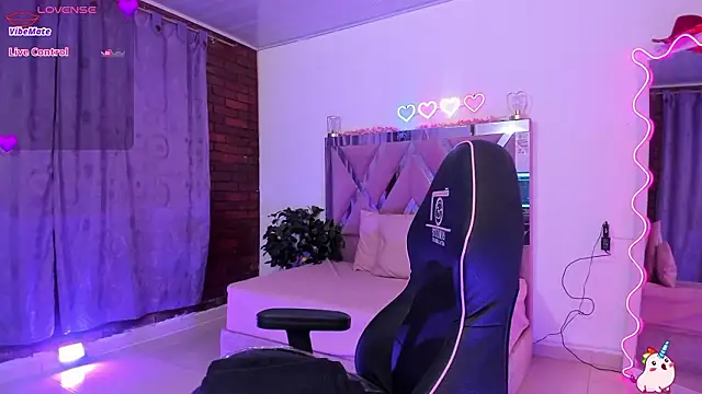 Snapshot of ZAYRA_TAY chatting on 02.02.26 ZAYRA TAY online show from 02.02.26