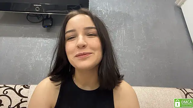 Snapshot of Sylynisem chatting on 02.02.26 Sylynisem online show from 02.02.26