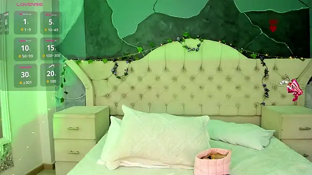 JazminRusso  online show from 04.02.26