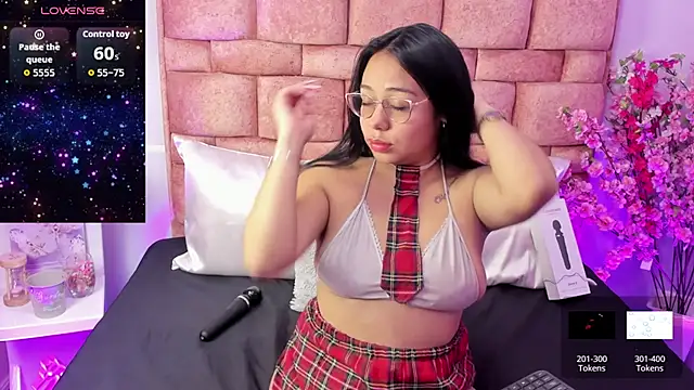 Snapshot of amy_noa chatting on 02.05.26 amy noa online show from 02.05.26