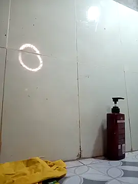 Snapshot of Vyvvyy69 chatting on 04.14.26 Vyvvyy69 online show from 04.14.26