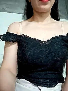 Snapshot of Vyvvyy69 chatting on 05.18.26 Vyvvyy69 online show from 05.18.26