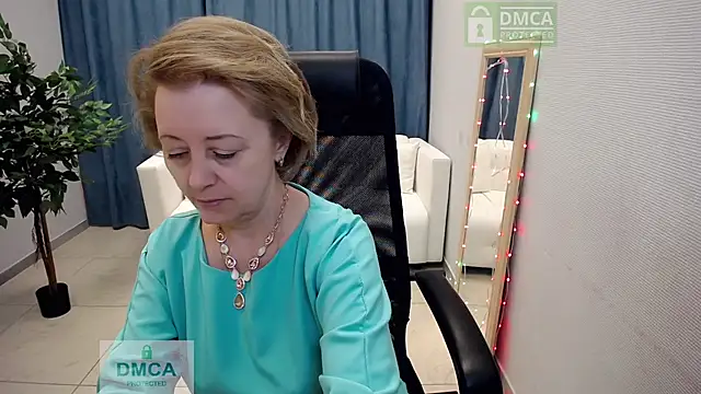 MONA W online show from 04.18.26