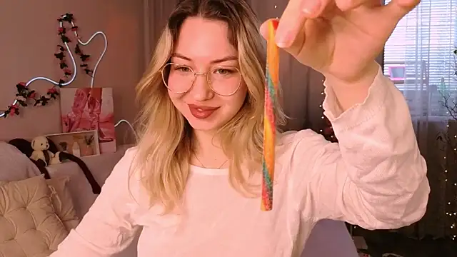 lusciousslily online show from 06.07.26