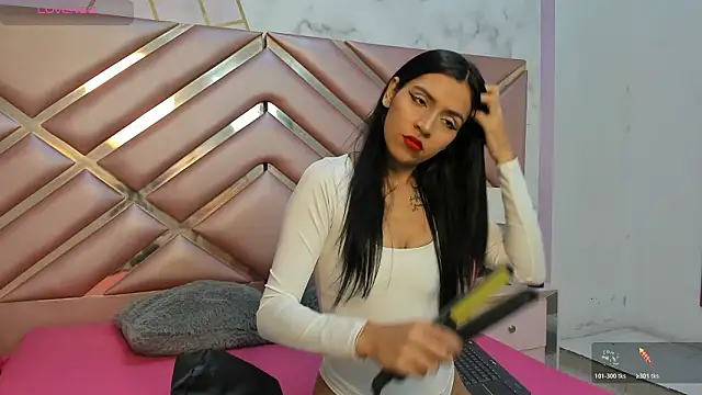 LauraRoot online show from 02.11.26