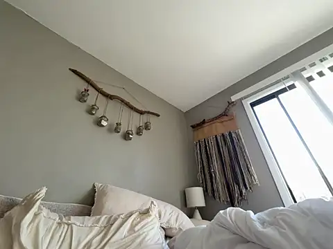 Snapshot of Sexysanka chatting on 02.16.26 Sexysanka online show from 02.16.26