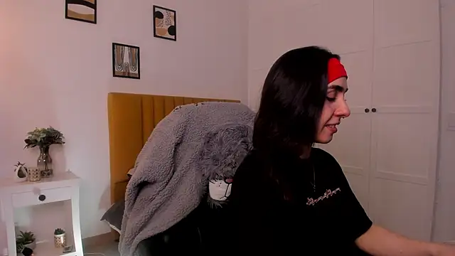 Snapshot of Luna_tagliaferri chatting on 02.14.26 Luna tagliaferri online show from 02.14.26