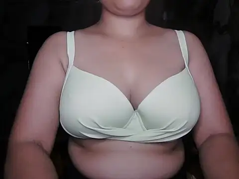 Snapshot of Bold_Beauty_07 chatting on 06.27.26 Bold Beauty 07 online show from 06.27.26