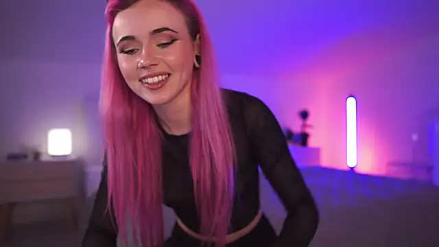 Sarah Pink online show from 03.16.25